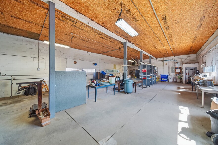 More Photos Of 208 Irwin St, Brooklyn Manufacturing For Sale