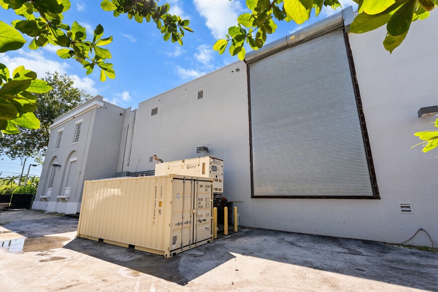 More Photos Of 5960 SW 57th Ave, Miami Office For Sale