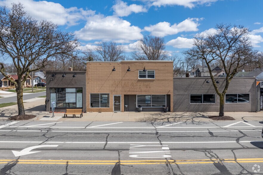 More Photos Of 2860, 2870 & 2880 Coolidge Hwy, Berkley General Retail For Sale