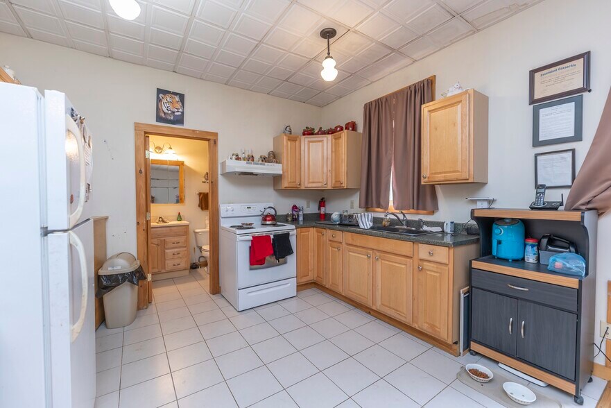 More Photos Of 141 Ulster Ave, Saugerties Storefront Retail Residential For Sale