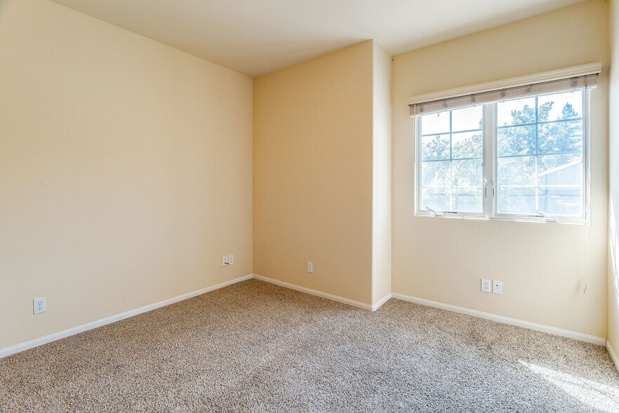 More Photos Of 593 Avenue Of Flags, Buellton Apartments For Sale
