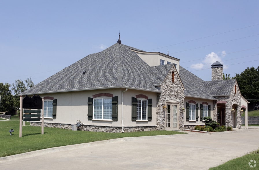 More Photos Of 9225 S Toledo Ave, Tulsa Office For Sale