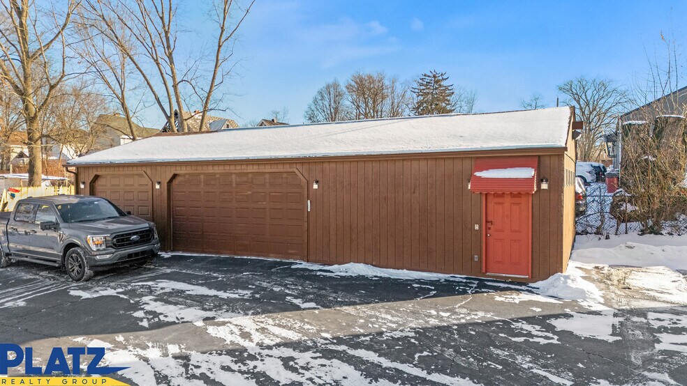 More Photos Of 913 E Market St, Warren Freestanding For Sale