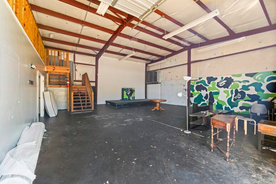 More Photos Of 3321 University Blvd E, Tuscaloosa Warehouse For Lease