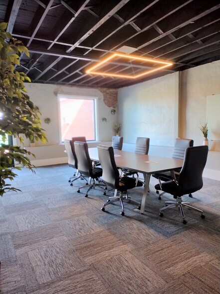 Primary Photo Of 152-158 N Water Ave, Gallatin Office For Lease