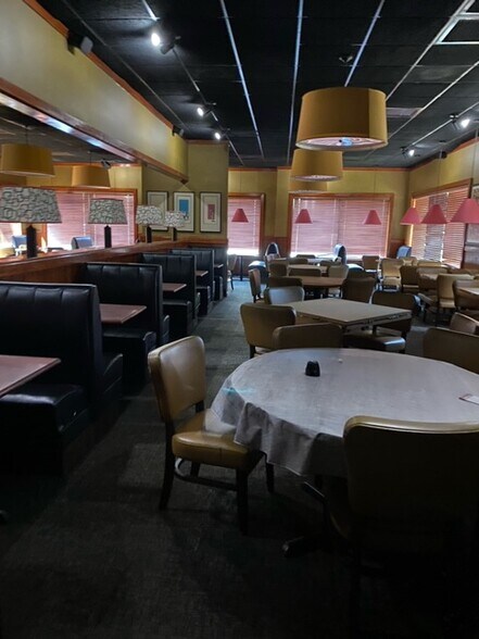 More Photos Of 115 E Harrell Dr, Russellville Freestanding For Lease