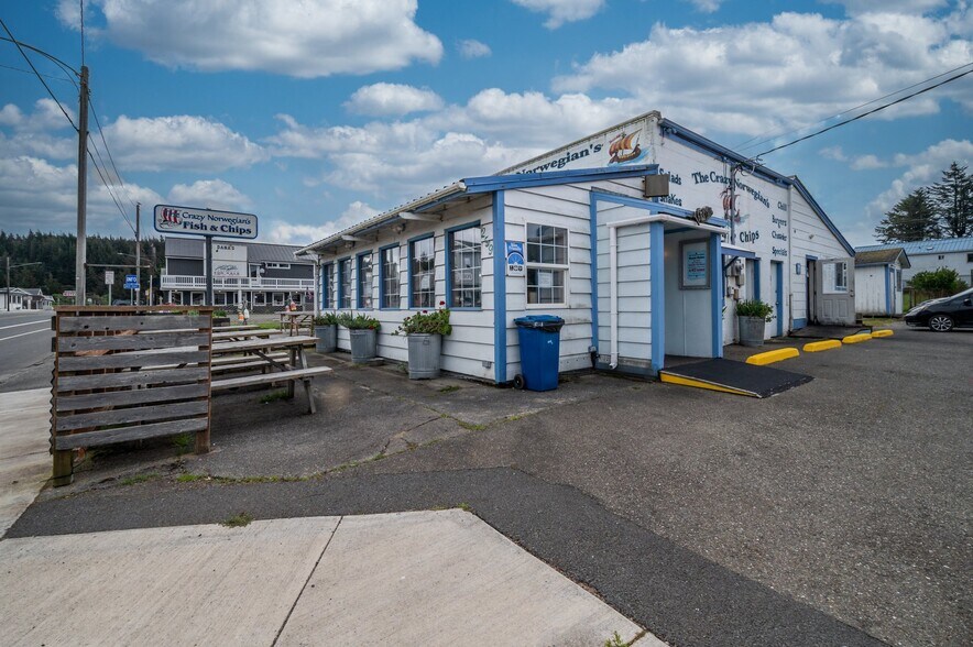 More Photos Of 259 6th St, Port Orford Restaurant For Sale