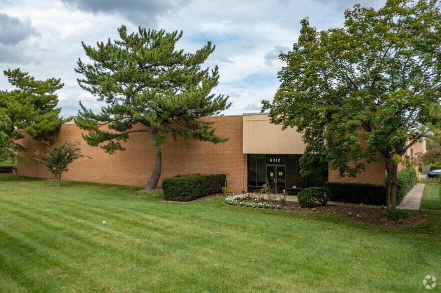 More Photos Of 6212-6260 Frankford Ave, Baltimore Showroom For Lease