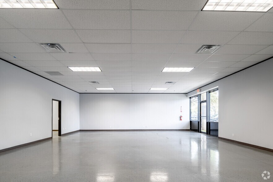 More Photos Of 2600 McHale Ct, Austin Unknown For Lease