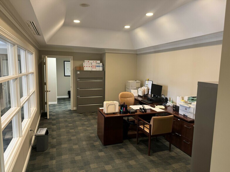 More Photos Of 20844 Harper Ave, Harper Woods Office For Sale