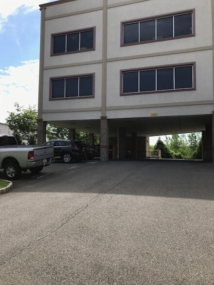 More Photos Of 300 Penhorn Ave, Secaucus Office For Lease