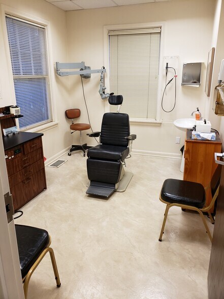 More Photos Of 1029 Liberty St, Franklin Medical For Sale