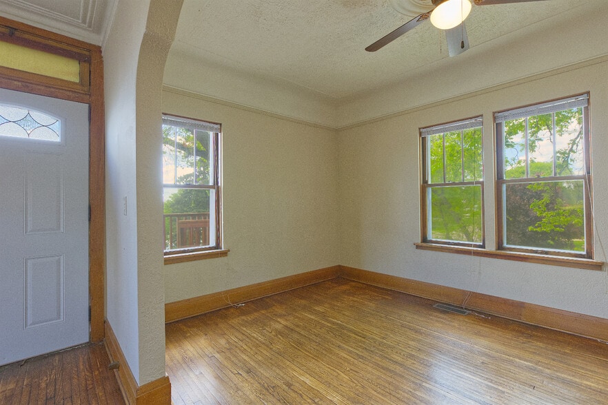 More Photos Of 111-121 Main Ave W, Winsted Storefront Retail Residential For Sale