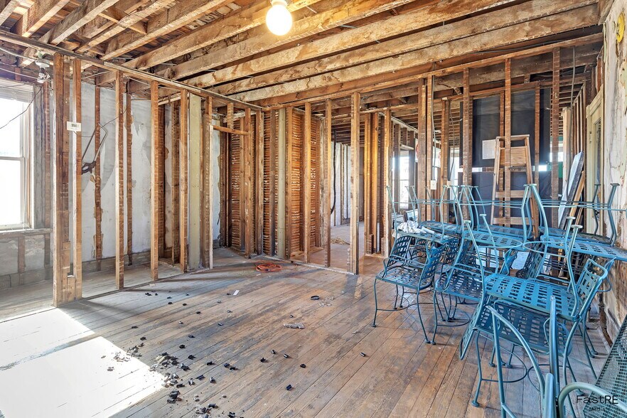 More Photos Of 13325 Olde Western Ave, Blue Island Restaurant For Sale