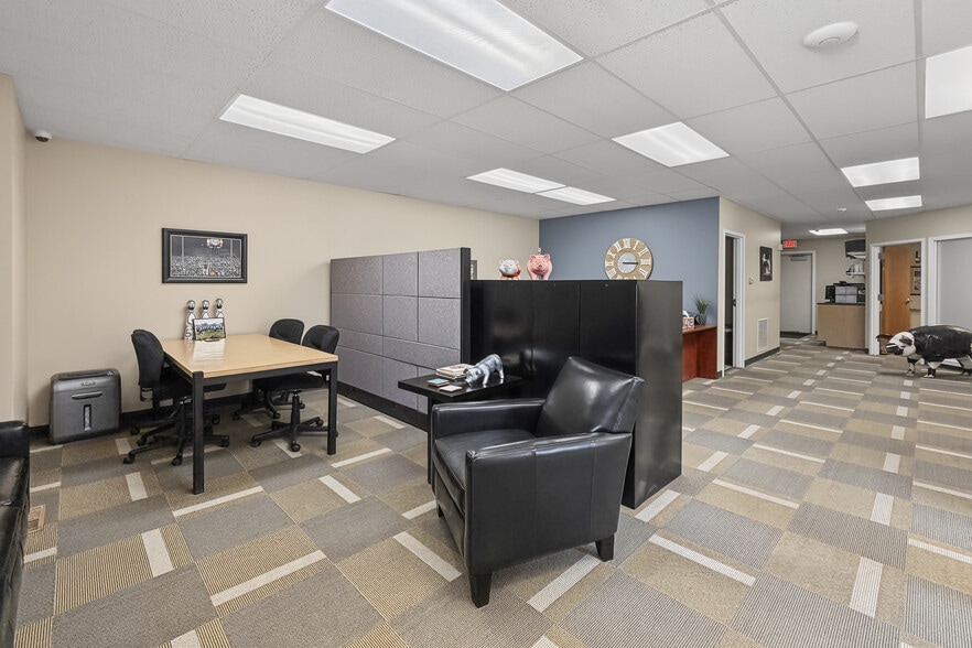 More Photos Of 5731 Greendale Rd, Johnston Medical For Lease