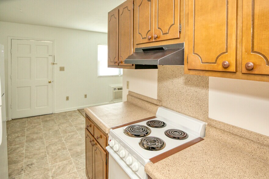More Photos Of 7626 Bellehaven Dr, Gloucester Point Apartments For Sale