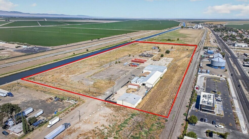 More Photos Of 925 M St, Firebaugh Manufacturing For Sale