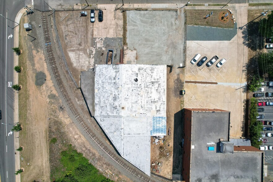 More Photos Of 806 Ramseur St, Durham Warehouse For Sale