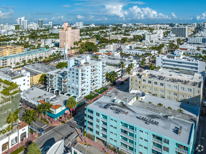 More Photos Of 736 Collins Ave, Miami Beach Storefront For Lease