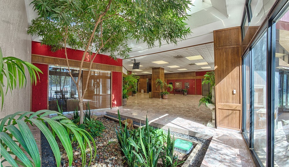 More Photos Of 306 W Wall St, Midland Office For Lease