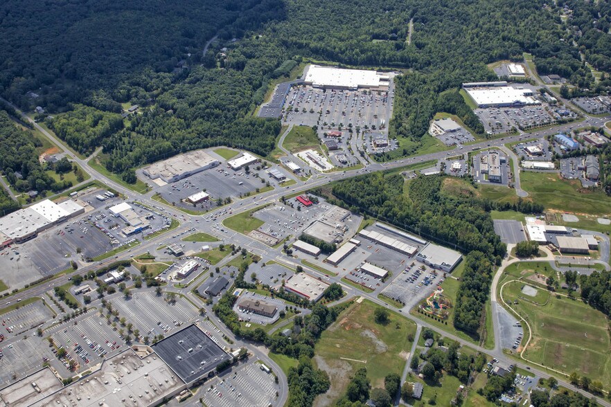 More Photos Of 1313-1325 E Dixie Dr, Asheboro General Retail For Lease