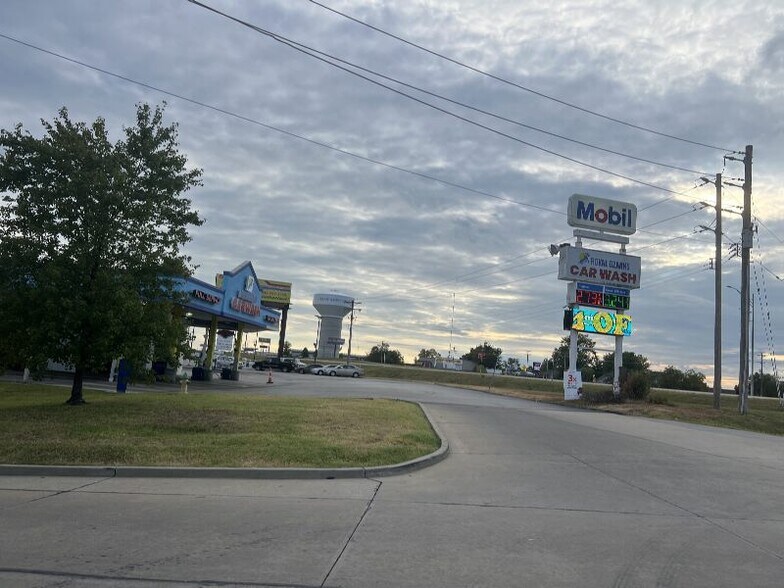 More Photos Of 1700 Ford Ln, Saint Charles Carwash For Sale