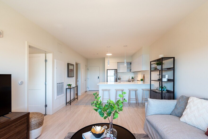 More Photos Of 39 Trotter Rd, Weymouth Apartments For Lease