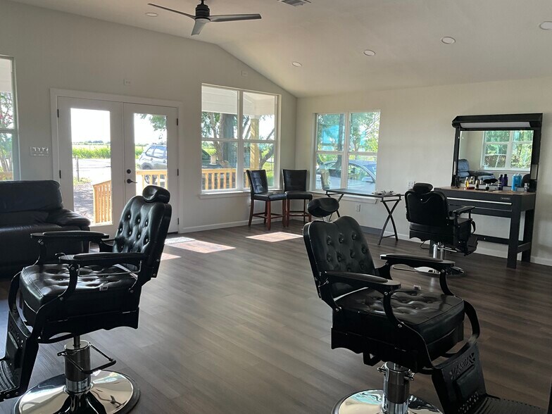 More Photos Of 21095 FM 362 Rd, Waller Flex For Sale