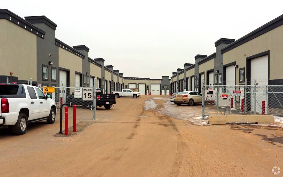 More Photos Of 9903 209 St NW, Edmonton Warehouse For Sale