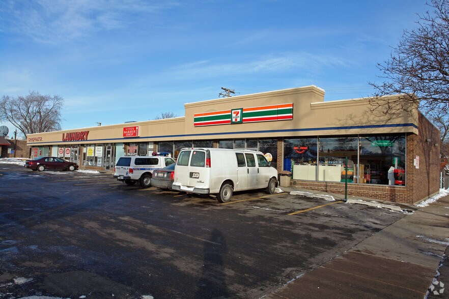 More Photos Of 146-162 E North Ave, Northlake Unknown For Lease