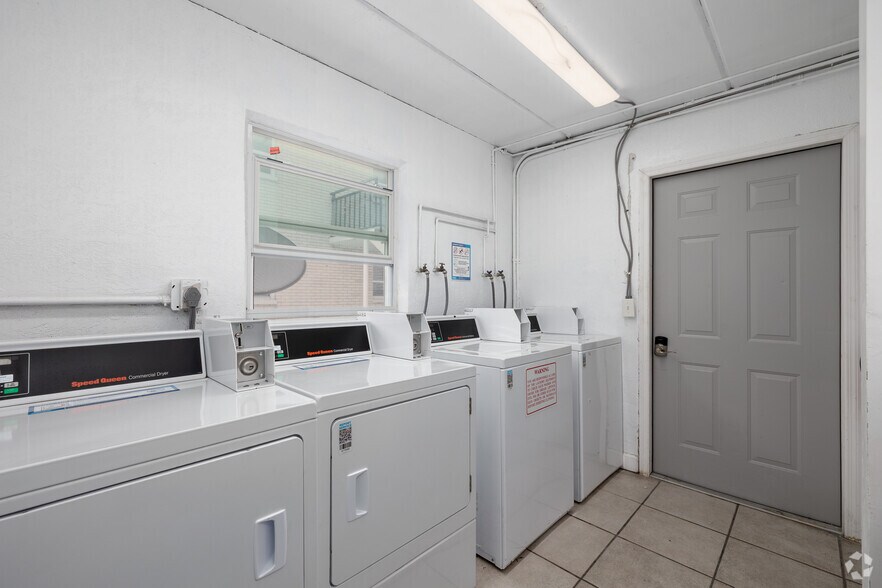 More Photos Of 600 Wildwood Way, Clearwater Apartments For Sale