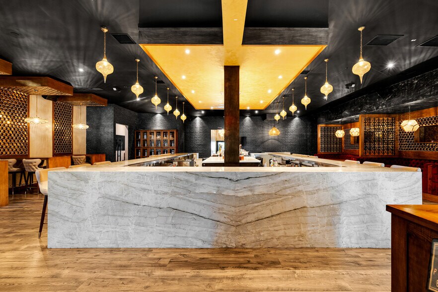 More Photos Of 7039 Greenleaf Ave, Whittier Restaurant For Sale