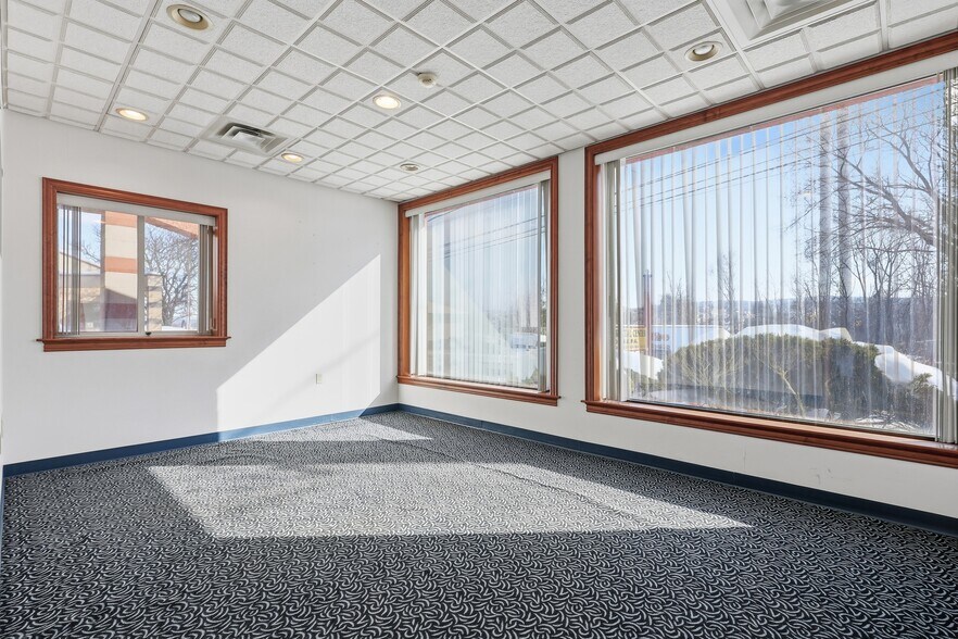 More Photos Of 381 N 9th Ave, Scranton Medical For Sale