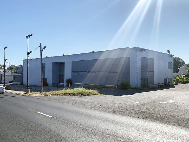 More Photos Of 5810 Ritchie Hwy, Baltimore Auto Repair For Lease