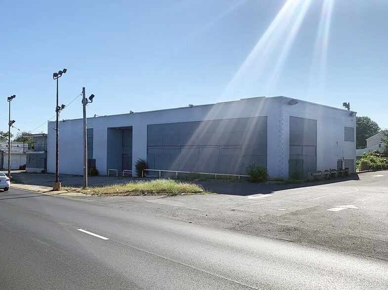 More Photos Of 5810 Ritchie Hwy, Baltimore Auto Repair For Sale