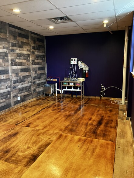 More Photos Of 3147 Delaware Ave, Kenmore Freestanding For Lease