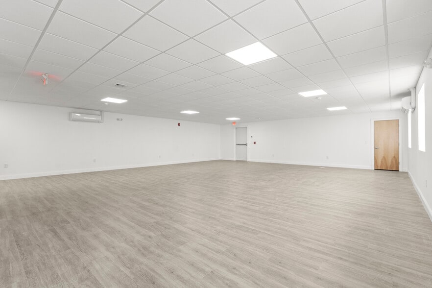 More Photos Of 1016 Park Ave, Cranston Loft Creative Space For Sale