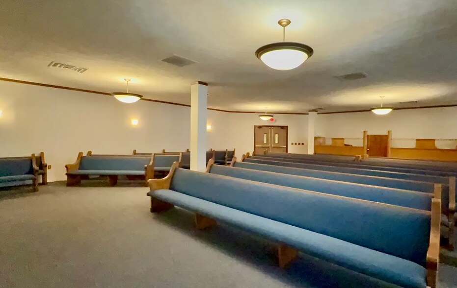 More Photos Of 1819 W Willow St, Lansing Religious Facility For Sale