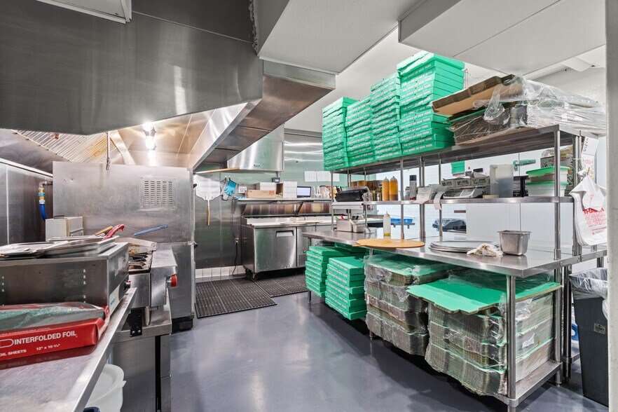 More Photos Of Melrose Ave, Los Angeles Restaurant For Lease