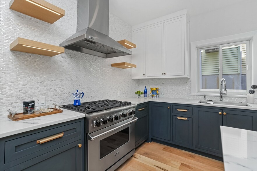 More Photos Of 25 Henry St, Greenwich Apartments For Sale