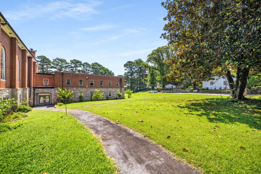 More Photos Of 1776 Sylvan Rd SW, Atlanta Religious Facility For Sale