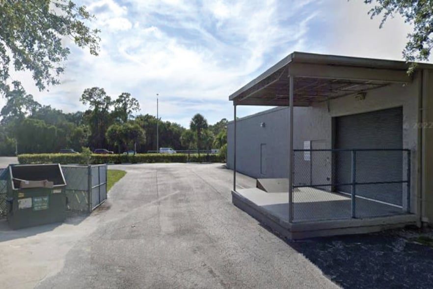 More Photos Of 1700-1750 N Tamiami Trl, North Fort Myers Freestanding For Lease