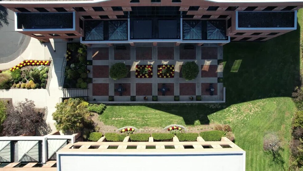 Primary Photo Of 1 Crossroads Dr, Bedminster Coworking Space