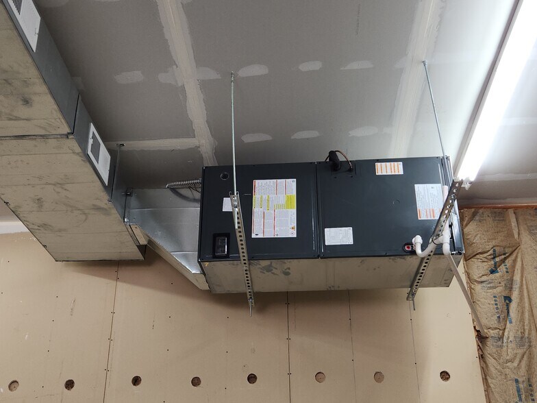 More Photos Of 5124 Warren Rd, Imperial Office For Sale