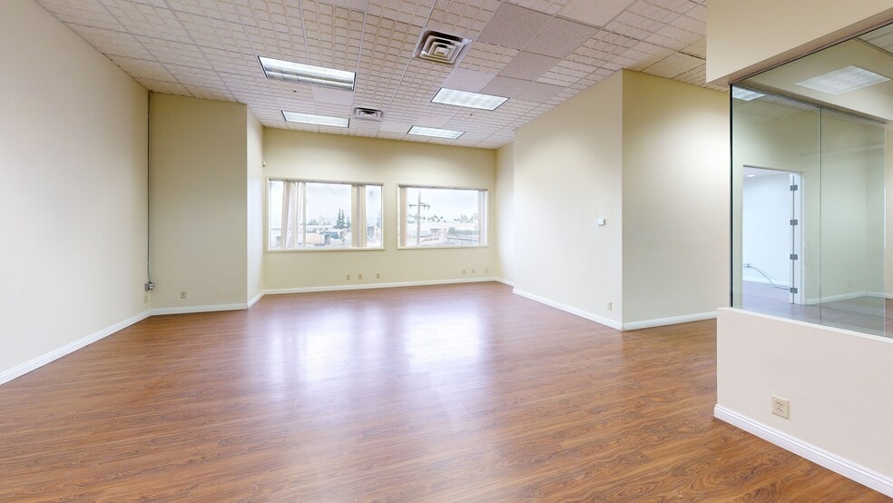 More Photos Of 13290 E Daum Dr, City of Industry Manufacturing For Sale