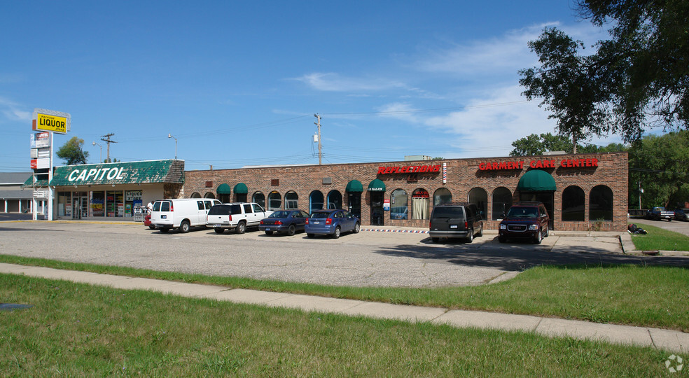 Primary Photo Of 3139-3145 S Pennsylvania Ave, Lansing Unknown For Lease