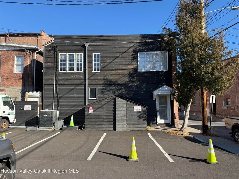 More Photos Of 92 Partition St, Saugerties Storefront Retail Residential For Sale
