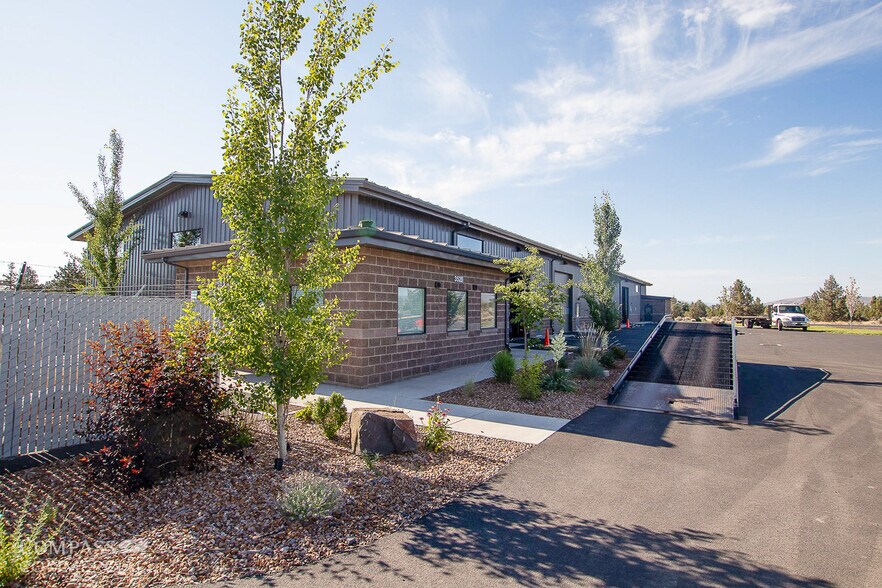 More Photos Of 3525 SW Empire Dr, Prineville Warehouse For Lease