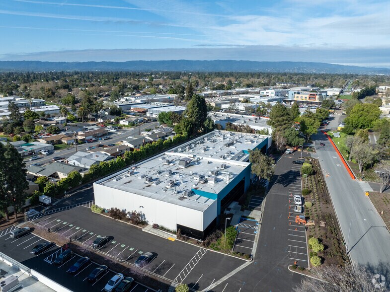 More Photos Of 1360 O'Brien Dr, Menlo Park Research And Development For Lease