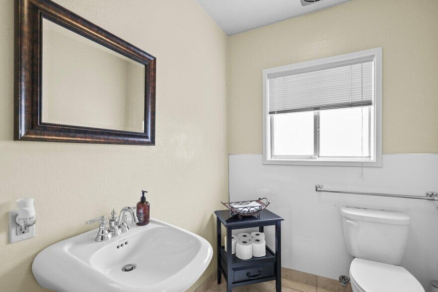 More Photos Of 1826 Sonoma St, Redding Healthcare For Sale